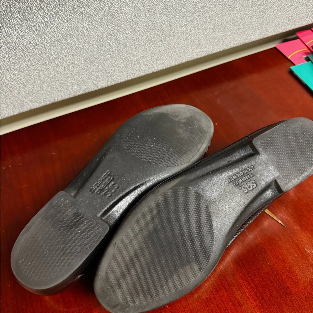SAS Black Patent Leather Loafers with silver buckle sz 11